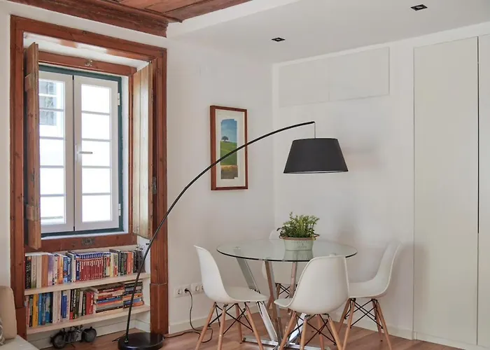 Chiado Homes - 2 Apartment *